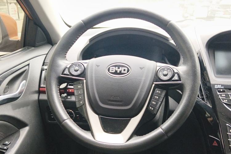 Used BYD Qin New Energy 2014 1.5T Flagship Model Steering Wheel