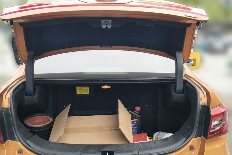 Used BYD Qin New Energy 2014 1.5T Flagship Model Trunk