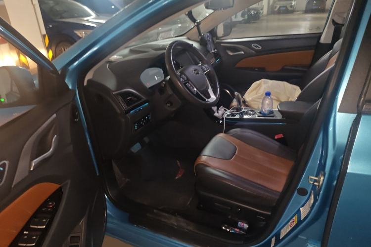 Used BYD Qin New Energy 2015 1.5T Dual-Crown Flagship Plus Edition Driver Seat