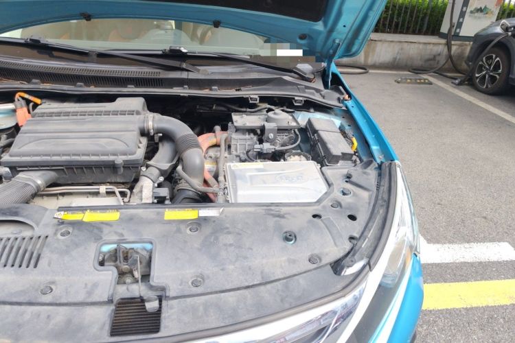 Used BYD Qin New Energy 2015 1.5T Dual-Crown Flagship Plus Edition Engine Bay Left