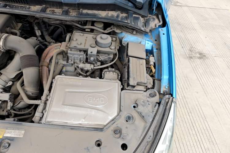 Used BYD Qin New Energy 2015 1.5T Dual-Crown Flagship Plus Edition Engine Bay Left