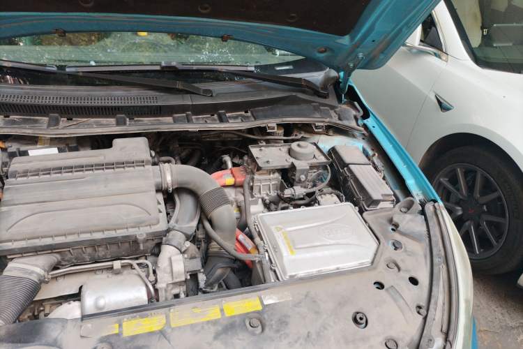 Used BYD Qin New Energy 2015 1.5T Dual-Crown Flagship Plus Edition Engine Bay Left