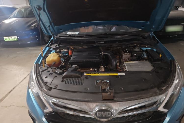 Used BYD Qin New Energy 2015 1.5T Dual-Crown Flagship Plus Edition Engine Bay Right