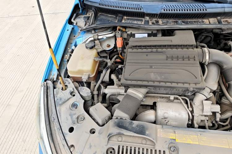 Used BYD Qin New Energy 2015 1.5T Dual-Crown Flagship Plus Edition Engine Bay Right