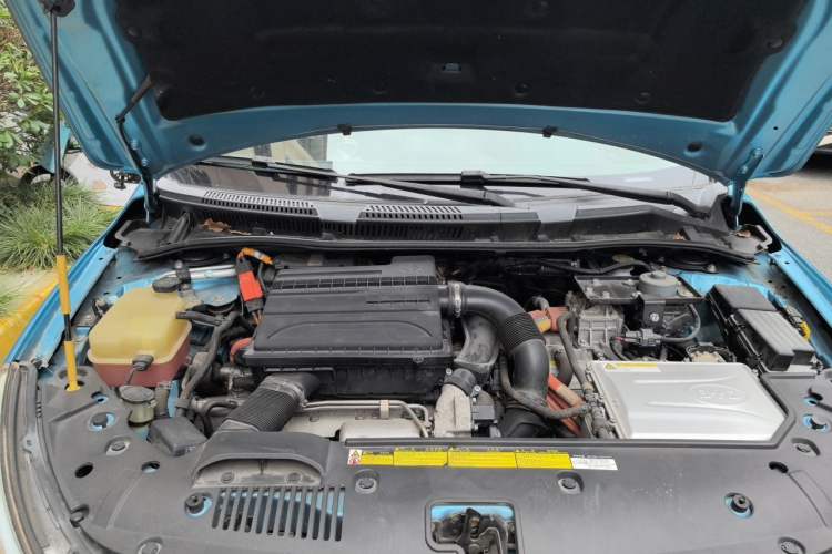 Used BYD Qin New Energy 2015 1.5T Dual-Crown Flagship Plus Edition Engine Bay
