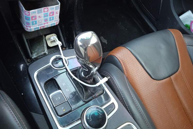 Used BYD Qin New Energy 2015 1.5T Dual-Crown Flagship Plus Edition Gear Lever