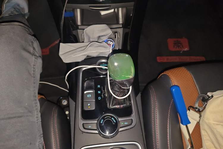 Used BYD Qin New Energy 2015 1.5T Dual-Crown Flagship Plus Edition Gear Lever