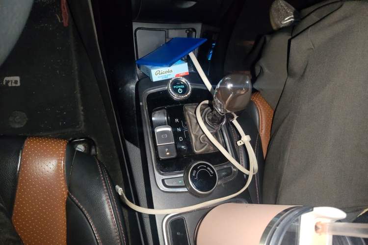 Used BYD Qin New Energy 2015 1.5T Dual-Crown Flagship Plus Edition Gear Lever