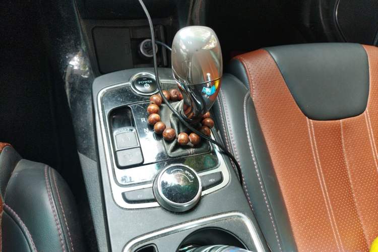 Used BYD Qin New Energy 2015 1.5T Dual-Crown Flagship Plus Edition Gear Lever