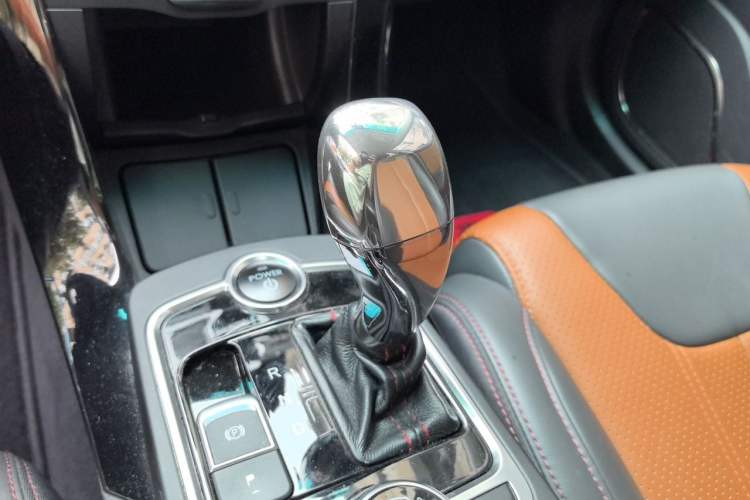 Used BYD Qin New Energy 2015 1.5T Dual-Crown Flagship Plus Edition Gear Lever