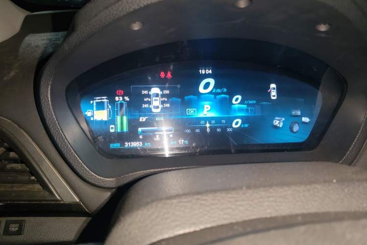 Used BYD Qin New Energy 2015 1.5T Dual-Crown Flagship Plus Edition Instrument Cluster