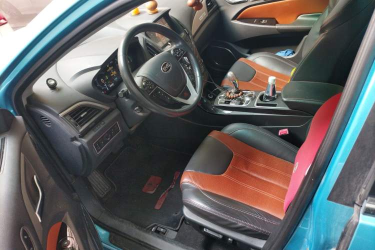 Used BYD Qin New Energy 2015 1.5T Dual-Crown Flagship Plus Edition Left Front Seat