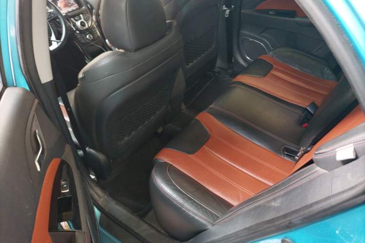 Used BYD Qin New Energy 2015 1.5T Dual-Crown Flagship Plus Edition Left Rear Seat