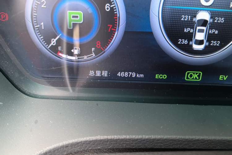Used BYD Qin New Energy 2015 1.5T Dual-Crown Flagship Plus Edition Odometer Close Up