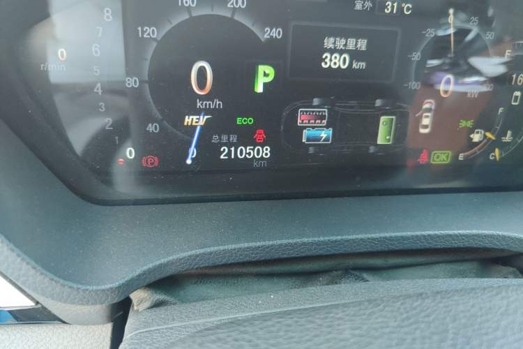 Used BYD Qin New Energy 2015 1.5T Dual-Crown Flagship Plus Edition Odometer Close Up