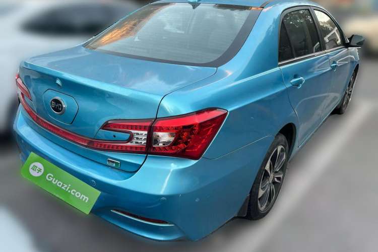 Used BYD Qin New Energy 2015 1.5T Dual-Crown Flagship Plus Edition Rear Right 45 Deg