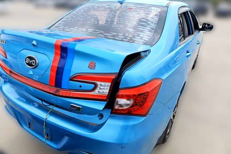 Used BYD Qin New Energy 2015 1.5T Dual-Crown Flagship Plus Edition Rear Right 45 Deg