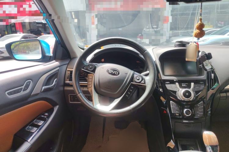 Used BYD Qin New Energy 2015 1.5T Dual-Crown Flagship Plus Edition Steering Wheel