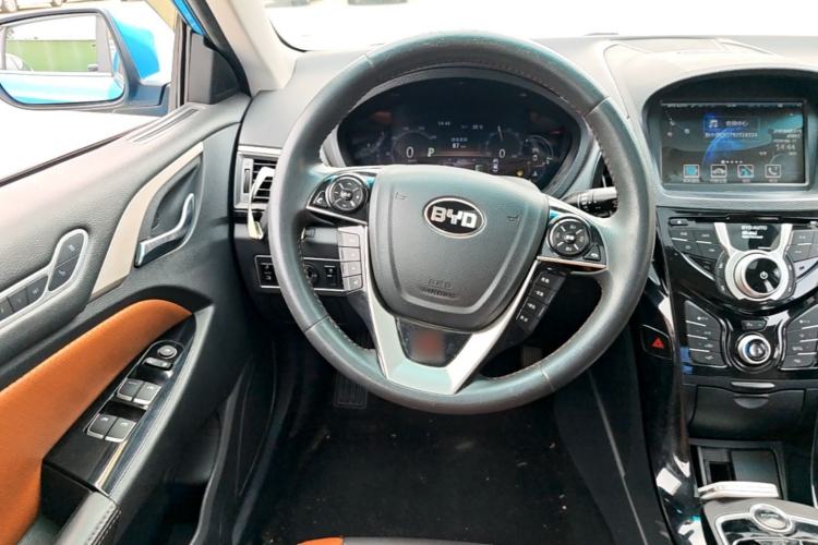 Used BYD Qin New Energy 2015 1.5T Dual-Crown Flagship Plus Edition Steering Wheel