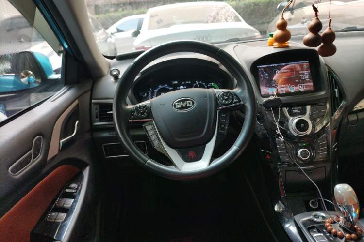 Used BYD Qin New Energy 2015 1.5T Dual-Crown Flagship Plus Edition Steering Wheel