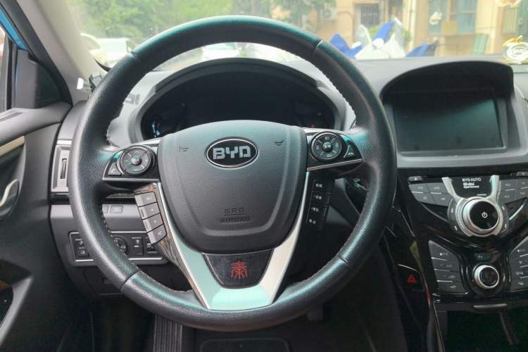 Used BYD Qin New Energy 2015 1.5T Dual-Crown Flagship Plus Edition Steering Wheel