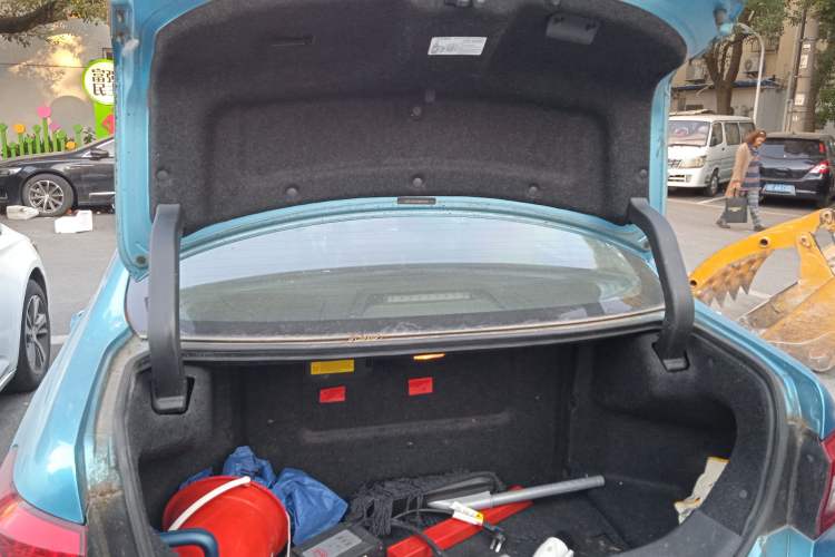 Used BYD Qin New Energy 2015 1.5T Dual-Crown Flagship Plus Edition Trunk