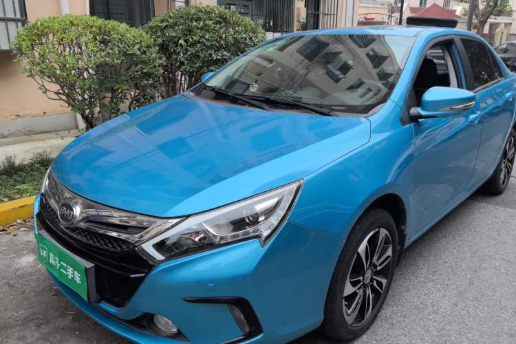 Used BYD Qin New Energy 2015 1.5T Dual-Crown Flagship Plus Edition Guazi used car, China used car export, Used car for sale, Used  cars, Cheapest cars for sale
