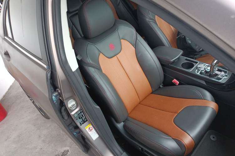 Used BYD Qin New Energy 2015 1.5T Dual-Crown Flagship Plus Edition Right Front Seat