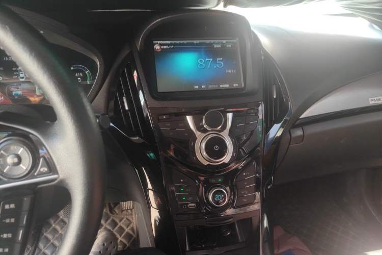 Used BYD Qin New Energy 2015 1.5T Dual-Crown Flagship Plus Edition Audio And AC Panel