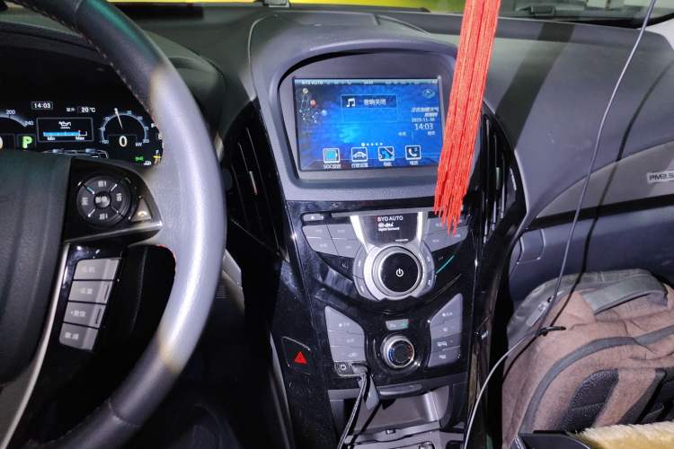 Used BYD Qin New Energy 2015 1.5T Dual-Crown Flagship Plus Edition Audio And AC Panel