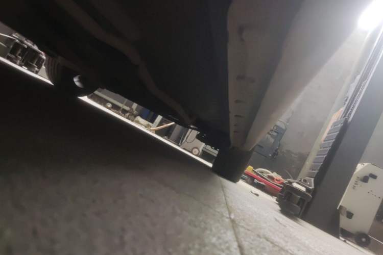 Used BYD Qin New Energy 2015 1.5T Dual-Crown Flagship Plus Edition Chassis Front Left