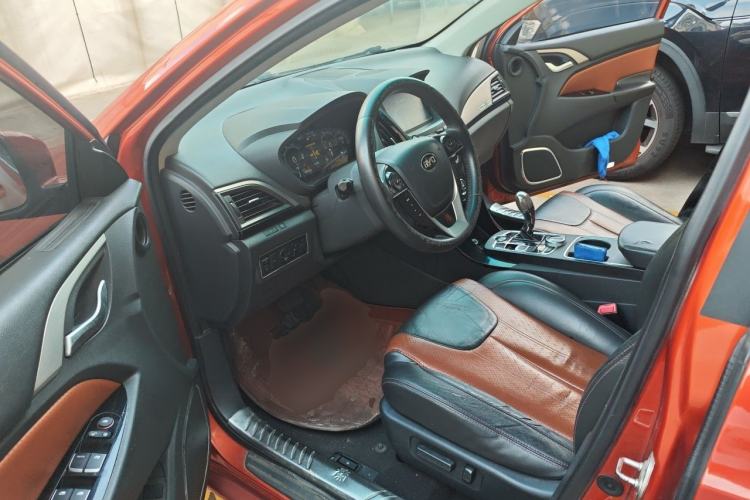 Used BYD Qin New Energy 2015 1.5T Dual-Crown Flagship Edition Driver Seat