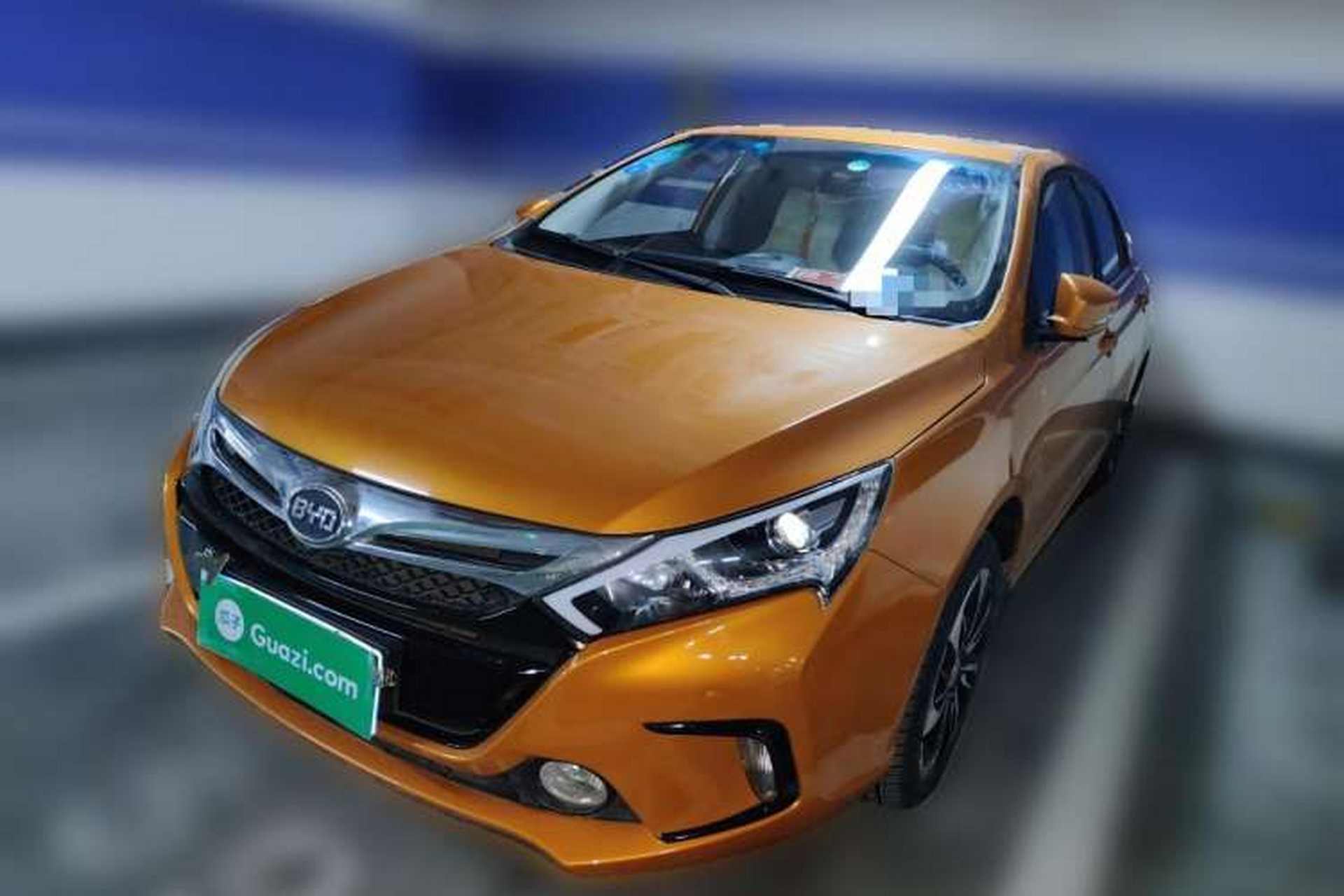 Used BYD Qin New Energy 2015 1.5T Dual-Crown Flagship Plus Edition Front Left 45 Deg
