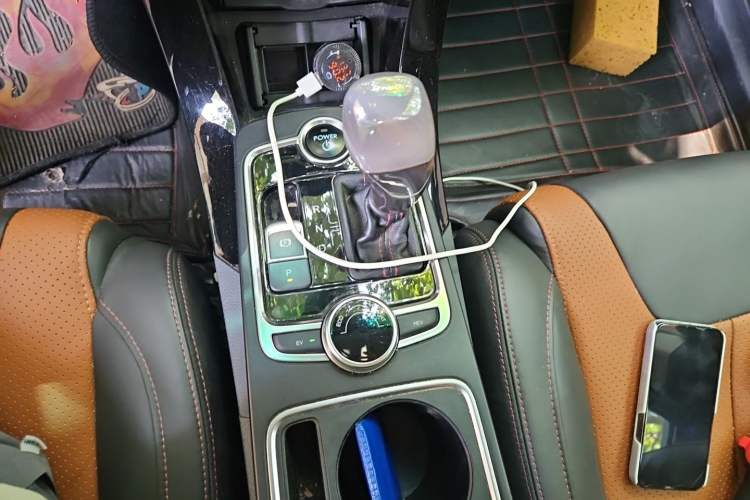 Used BYD Qin New Energy 2015 1.5T Dual-Crown Flagship Edition Gear Lever