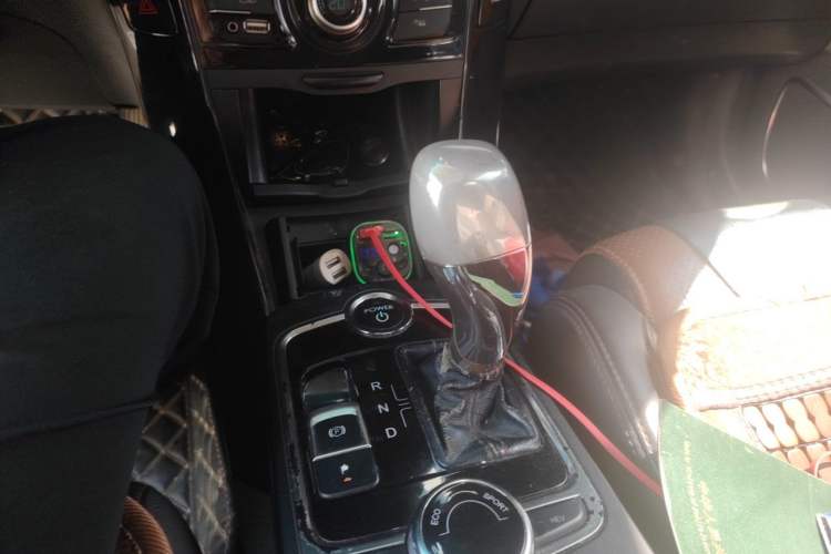 Used BYD Qin New Energy 2015 1.5T Dual-Crown Flagship Plus Edition Gear Lever