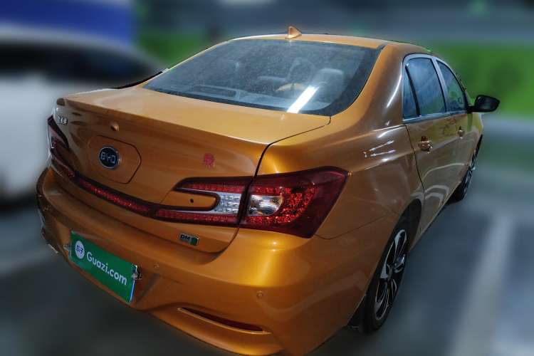 Used BYD Qin New Energy 2015 1.5T Dual-Crown Flagship Plus Edition Rear Right 45 Deg