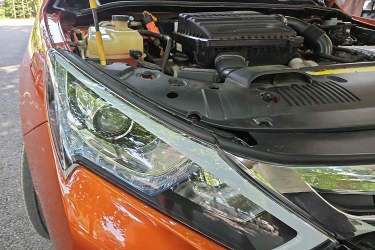 Used BYD Qin New Energy 2015 1.5T Dual-Crown Flagship Edition Right Front Headlight