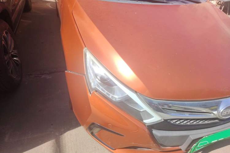 Used BYD Qin New Energy 2015 1.5T Dual-Crown Flagship Plus Edition Right Front Headlight