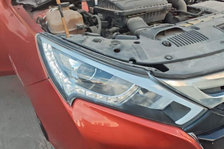 Used BYD Qin New Energy 2015 1.5T Dual-Crown Flagship Edition Right Front Headlight