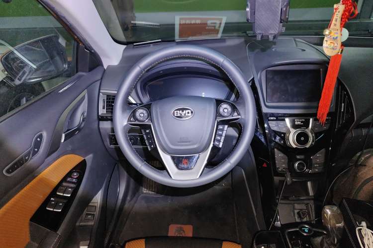 Used BYD Qin New Energy 2015 1.5T Dual-Crown Flagship Plus Edition Steering Wheel