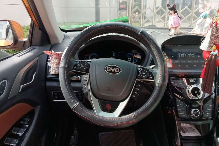 Used BYD Qin New Energy 2015 1.5T Dual-Crown Flagship Plus Edition Steering Wheel