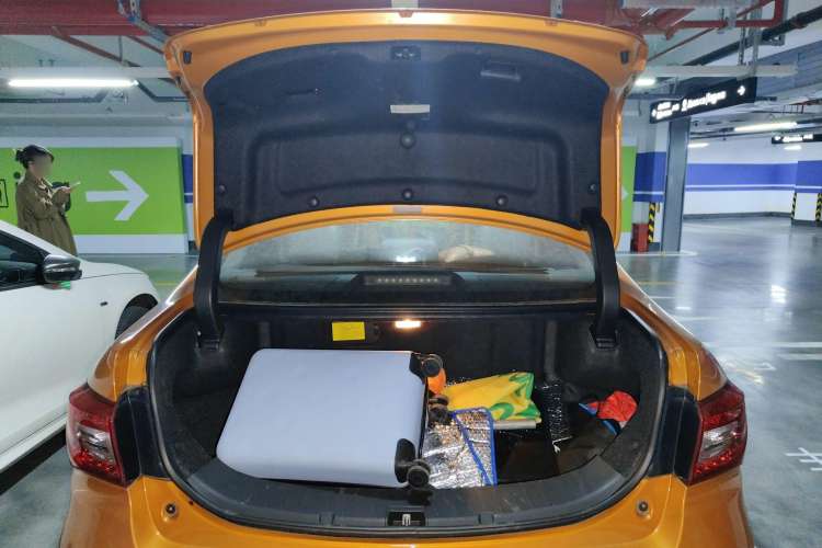 Used BYD Qin New Energy 2015 1.5T Dual-Crown Flagship Plus Edition Trunk