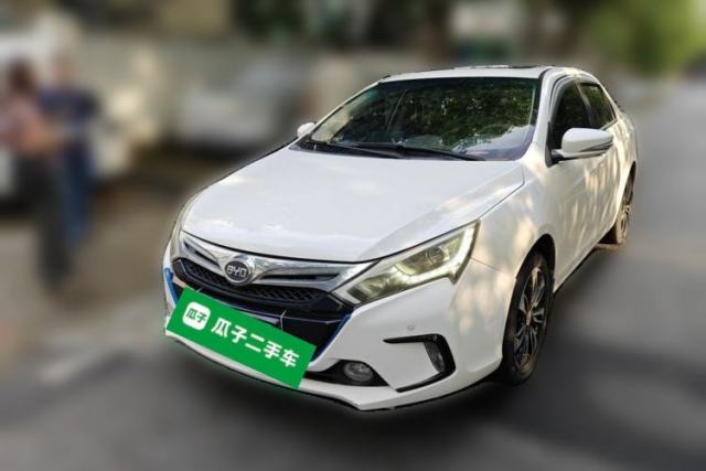 BYD Qin New Energy 2015 1.5T Dual-Crown Flagship Plus Edition d’occasion