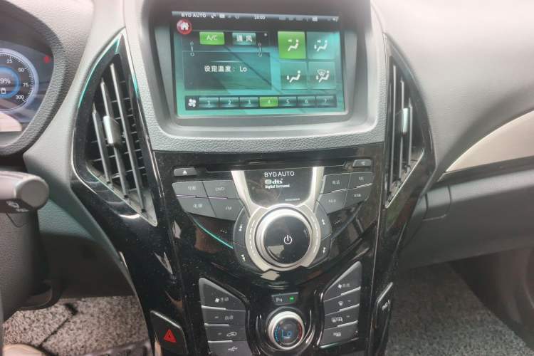 Used BYD Qin New Energy 2015 1.5T Dual-Crown Flagship Plus Edition Audio And AC Panel