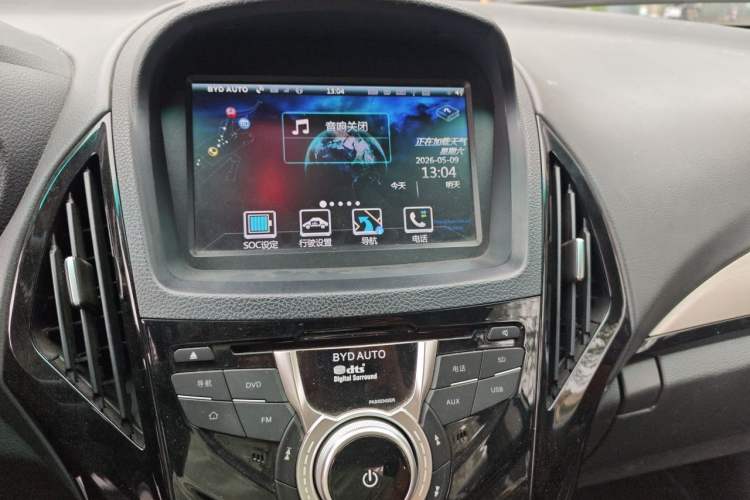 Used BYD Qin New Energy 2015 1.5T Dual-Crown Flagship Plus Edition Audio And AC Panel