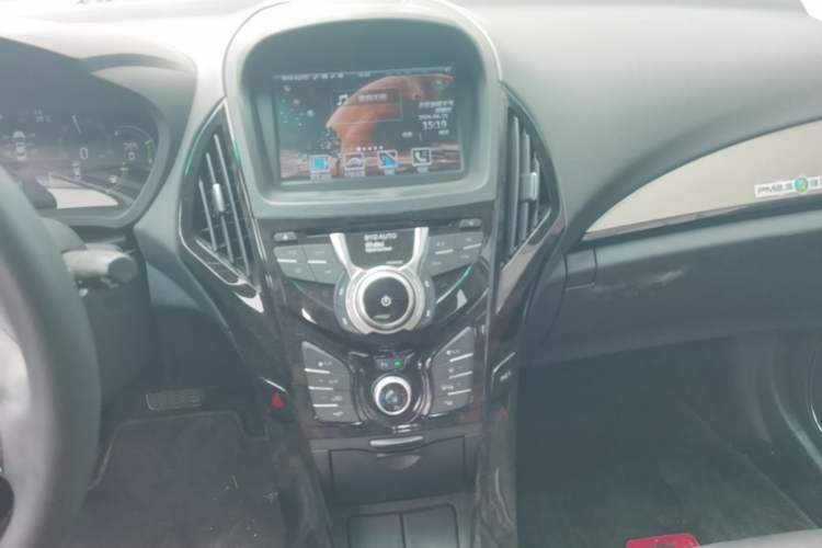Used BYD Qin New Energy 2015 1.5T Dual-Crown Flagship Plus Edition Audio And AC Panel