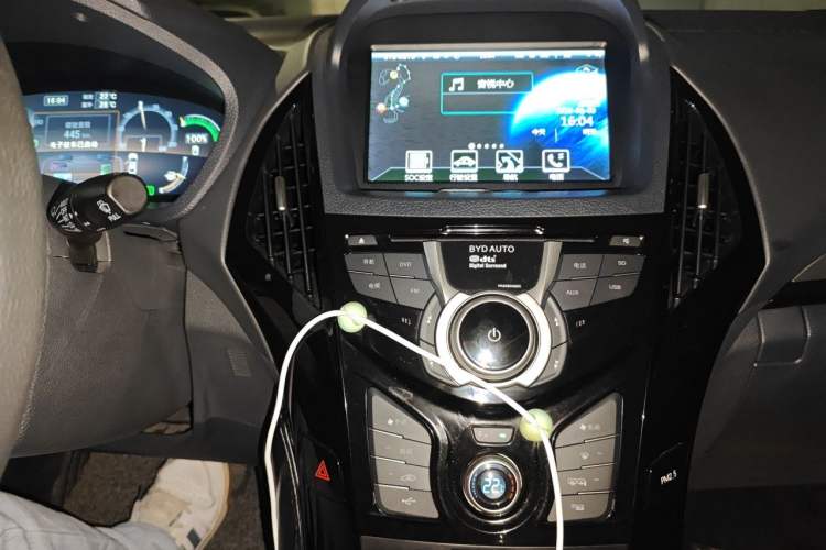 Used BYD Qin New Energy 2015 1.5T Dual-Crown Flagship Plus Edition Audio And AC Panel