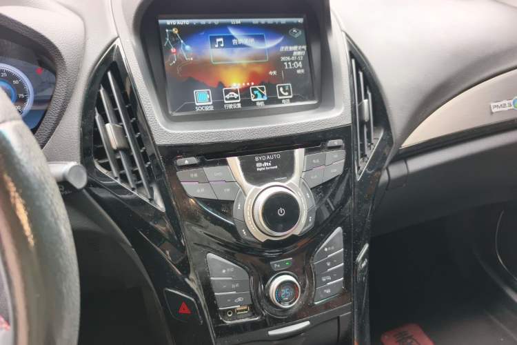 Used BYD Qin New Energy 2015 1.5T Dual-Crown Flagship Plus Edition Audio And AC Panel