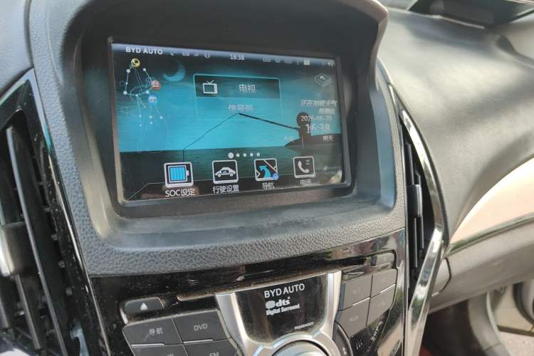 Used BYD Qin New Energy 2015 1.5T Dual-Crown Flagship Plus Edition Audio And AC Panel