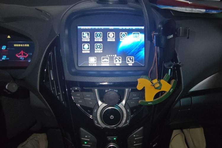 Used BYD Qin New Energy 2015 1.5T Dual-Crown Flagship Plus Edition Audio And AC Panel